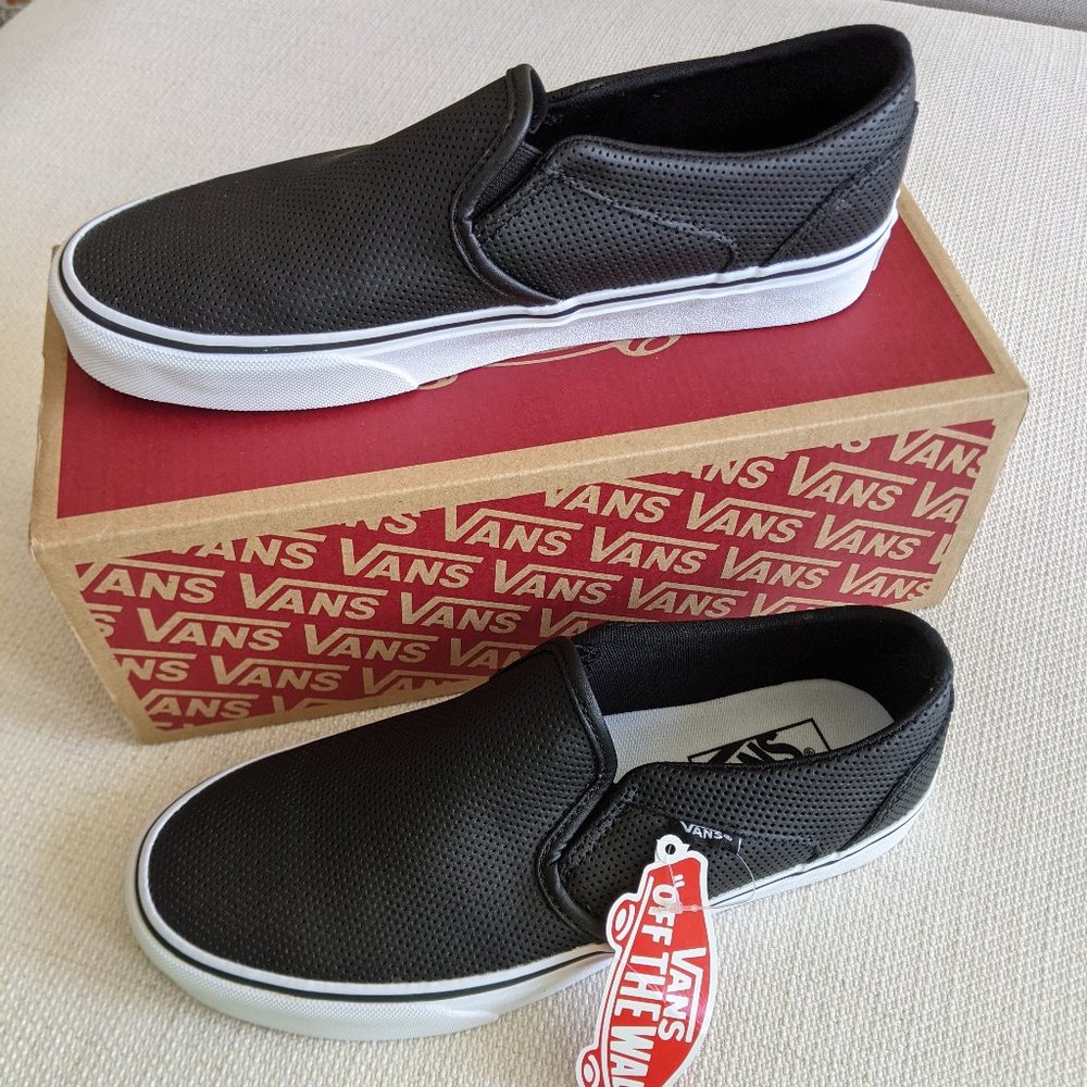 NWT Vans Asher Perforated Slip-On Sneaker